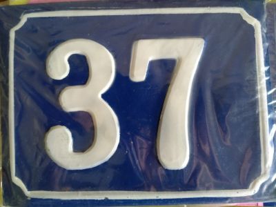 Biển số nhà 37